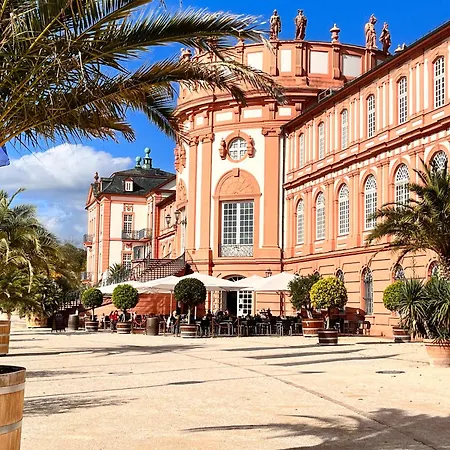 Am Schloss-park Biebrich Am Rhein Apartment